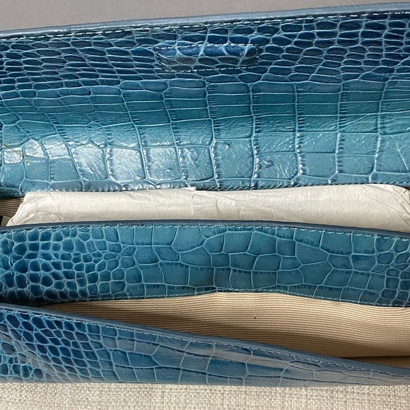 Ann Taylor Emerald Leather Suede Boots & Clutch - Picture 9 of 16